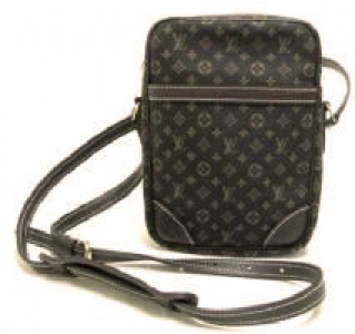 M95228 LV�����ϻ� LV�� LVб��� LV����ϵ�� LV���а�