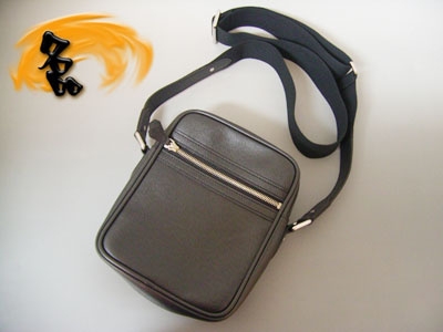 M32462  LVʮ����ϵ�� LV�¿� LVб��� LV�а� LV����� LV���ڸߵ�ţƤ�а�