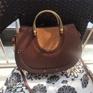 Chloe ޢ�� 17�¿� Pixie���Ů�� ţƤƴĥɰ ������ ��ɫ