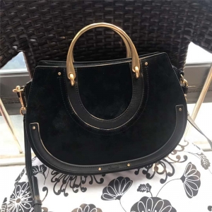 Chloe ޢ�� 17�¿� Pixie���Ů�� ţƤƴĥɰ ������ ��ɫ