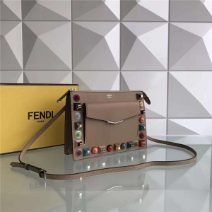FENDI �ҵ� 0367 2017�¿��Ϸ�СţƤ�๦�ܳ���ʶ�б������ ����ɫ