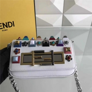 FENDI �ҵ�305 ���껨MINI 3BAGUETTE СţƤ˫F���������米�� ��ɫ