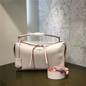 FENDI �ҵ�  8762 2017�¿� ţƤŮʿ��������� ������ʿ�ٰ� �װ�ɫ
