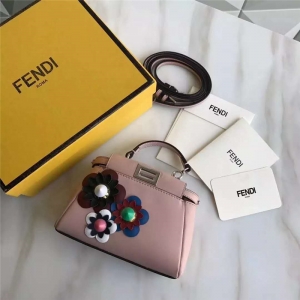 FENDI �ҵ��¿�  ʱװ����ƤMICRO PEEKABOO ̫��������Сè��   ���