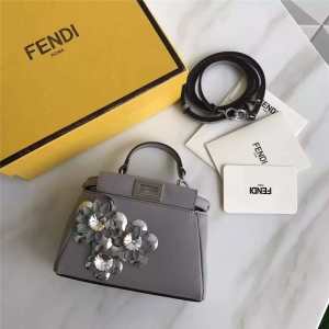 FENDI �ҵ��¿� ʱװ����ƤMICRO PEEKABOO ̫��������Сè�� ��ɫ