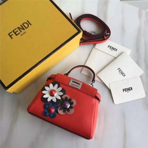 FENDI �ҵ��¿� ʱװ����ƤMICRO PEEKABOO ̫��������Сè�� ��ɫ