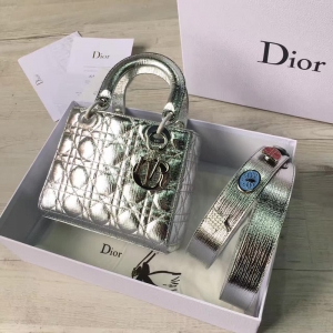Dior LADY DIORС��Ƥ����� 2017�¿�ϰ»��´����� ��ɫ