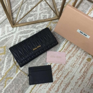 ����Ǯ��ר��� 20176������¿� miumiu ������Ƥ�ְ�
