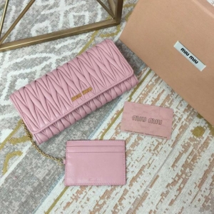 miumiu ���ѷ��ǳ���Ǯ�� 2017���¿�������Ƥ�ְ� 5MH109
