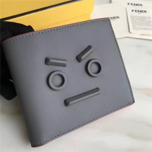 FENDI �ҵ� 2017�¿� face����ͬɫ���� СţƤ�۵�Ƥ�� ��ɫ