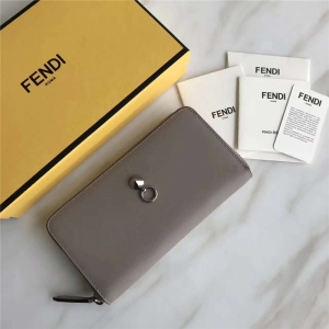 Fendi �ҵ� 0212 2017���������СţƤ�������� ������ �����