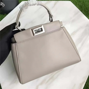 2590 FENDI �ҵ� ����Ƥ������� �����ڴ� ������� ǳ��ɫ