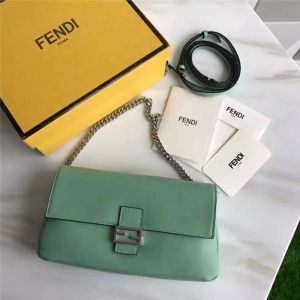 212 FENDI �ҵ� ʱװ��MICRO BAGUETTE ����˫F ���� ����б��� ������