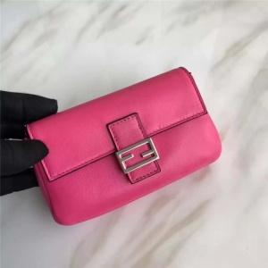 212 FENDI �ҵ� ʱװ��MICRO BAGUETTE ����˫F ���� ����б��� õ��ɫ