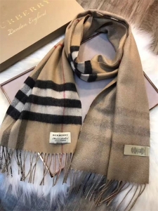 Burberry �ͱ��� 17�����¿� ˫������ �����и��� ����Χ�� ����ɫ