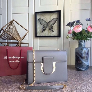 21G671 Ferragamo ������Ľ �뻷��� СţƤ ��ŷ��� ������ ����