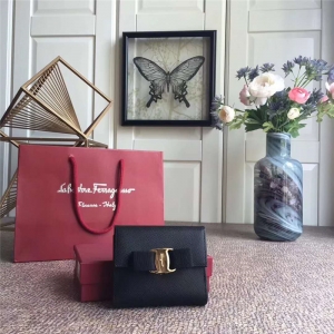 22A926 Ferragamo ������Ľ С��Ǯ�� Vara�������� ��ɫ