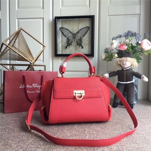 21F628 Ferragamo������Ľ Sofia�� ˤ��ţƤ ���� �кż�� ���ɫ