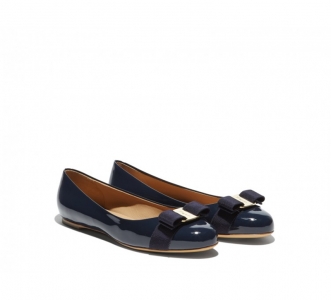 531538 Ferragamo�Ƹ���Ľ VARINA ��Ƥ ������ƽ��Ь ��ɫ