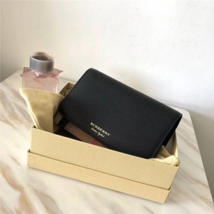 BurberryŮ�� �ٷ��¿� �ͱ���б��� ���ð���� ��ɫ