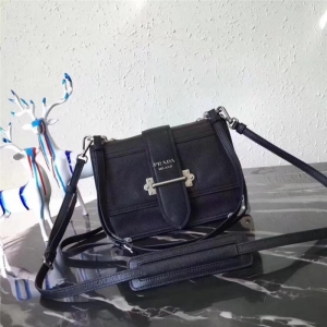 1BD095 Prada������ ����СţƤ ����б��� ����ɫ