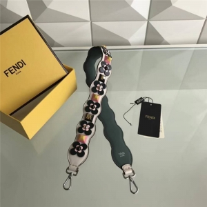822 Fendi�ҵ� ƴɫ��� �����������í�� �Ųʶ̼�� ��ɫƴ��