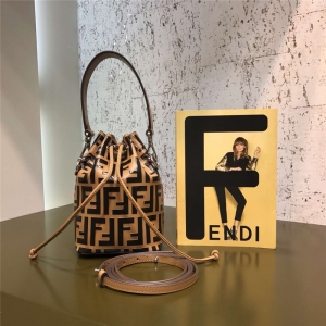 023 Fendi�ҵ� MON TR��SOR ѹӡF���� ����ˮͰ�� ��ɫ