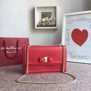 21G462 Ferragamo�Ƹ���Ľ ������ţƤ Vara������ ��� �������ǰ� ��ɫ
