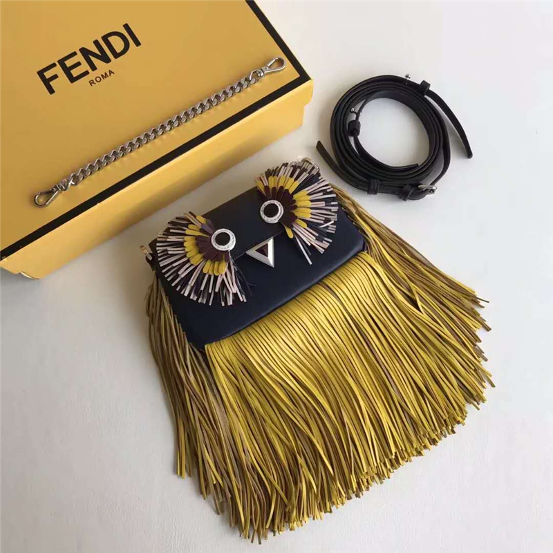 197 FENDI�ҵ� MICRO BAGUETTE ����ͼ�� ����װ���ִ� ���ʻ�