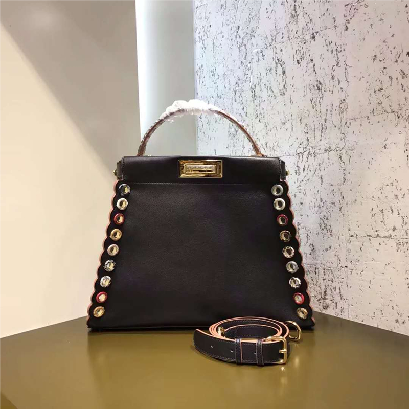 8106M FENDI�ҵ� PEEKABOO�к� ����Ƥ������Ե ����� ��ɫ