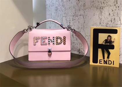 1381 FENDI�ҵ� KANI�����ִ� ����í�� �ҵ�Ů�� б������ ��ɫ
