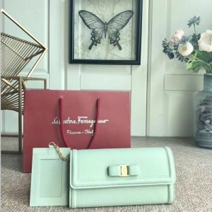 22D154 Ferragamo������Ľ Vara������ ������ţƤ ���Ƿ�ʽǮ�� ��ɫ