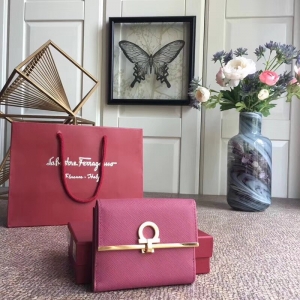 224639 Ferragamo������Ľ Gancio����� ���Ƿ�ʽǮ�� ��ɫ