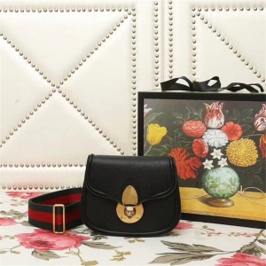 495663 CucciŮ�� �ų۰��� Cucci������ �ų۸��Ű� ��ɫ