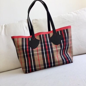 40697961 Burberry ˫������ The Giant Canvas����ƴƤ�� ���ذ� ���Ǻͻ�ɫ
