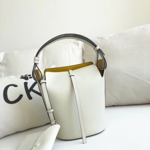 40732811 �ͱ����¿���ĸ�� The Bucket С�� Ƥ��ˮͰ ��ɫ