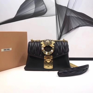 5BD103 MIUMIUר������� СţƤ ��ˮ��װ�δ��� ������ �米�� ��ɫ