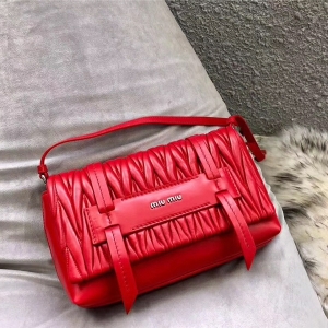 5BD076 MIUMIU���� ר���¿� Grace Lux С��Ƥ ����б��� ��ɫ