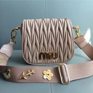 5BH085 MIUMIU���� ר����Ʒ С��Ƥ ת������ ���¼��б��� ��ɫ