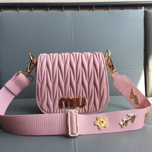 5BH085 MIUMIU���� ר����Ʒ С��Ƥ ת������ ���¼��б��� ��ɫ