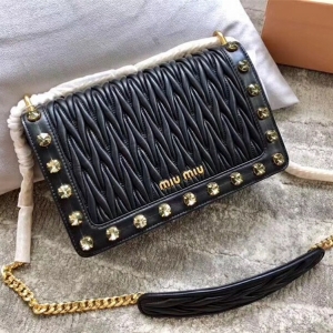5BD109 MIUMIU ר���¿� ˮ��װ�� ����С��Ƥ ������� ��ɫ