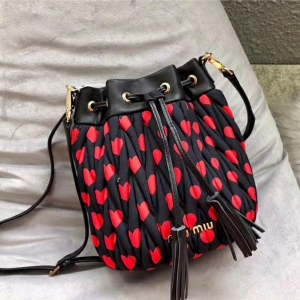 5BE014 MIUMIU���� ר���¿� ����͹��ѹ�� Ϳѻ ˮͰ�� ��ɫ