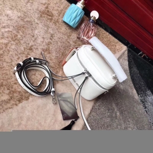 5BH123 MIUMIU���� ר�����¿� С�� ɽ��Ƥ ���ᵥ��� ��ɫ