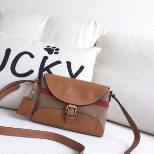 �ͱ������ BurberryŮ�� �ͱ��򵥼�� �ͱ���ţƤ�� ��ɫ