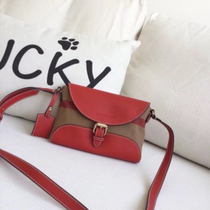 �ͱ������ BurberryŮ�� �ͱ��򵥼�� �ͱ���ţƤ�� ��ɫ