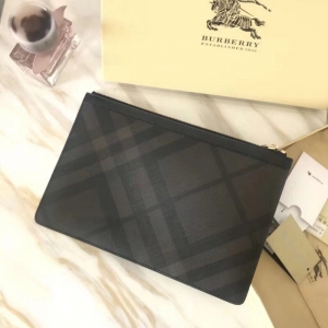 Burberry�ͱ��� House ����ƴ����Ƥ�� �������ɴ� �ڷ�