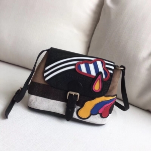Burberry�ͱ��� ���� ���д����� Ϳѻ б�絥��� ��ɫ