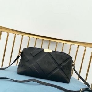 4066450 Burberry СţƤ ѹ��Brit���� ���� �ְ�б��� ��ɫ