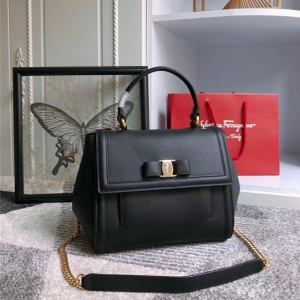 21G697 Ferragamo�Ƹ���Ľ����� Vara������ ��� ������ţƤ ���ǰ� ��ɫ