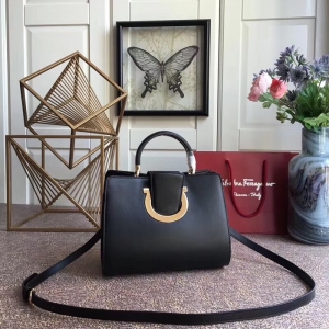 21G596 Ferragamo �Ƹ���Ľ���� СţƤ����� Gancini �������ǰ� ��ɫ